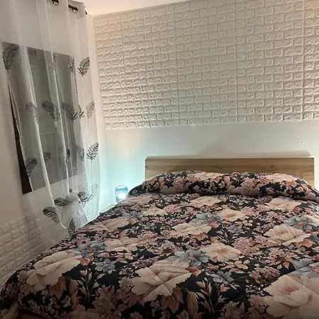 Modern Loft アパート